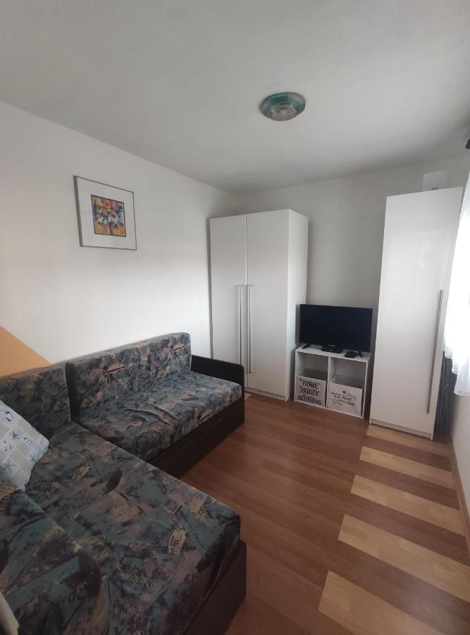 Apartman Pilcik Apartment Vir Ngoại thất bức ảnh